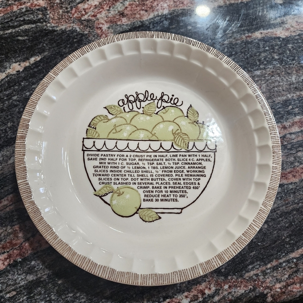 Apple Pie Plate, baking dish With Apple Pie Recepie  Vintage